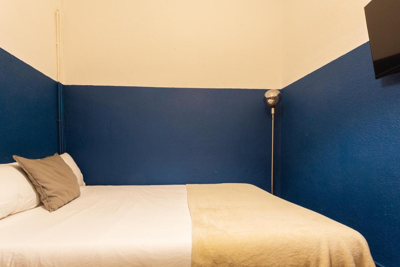 Double Room No Window